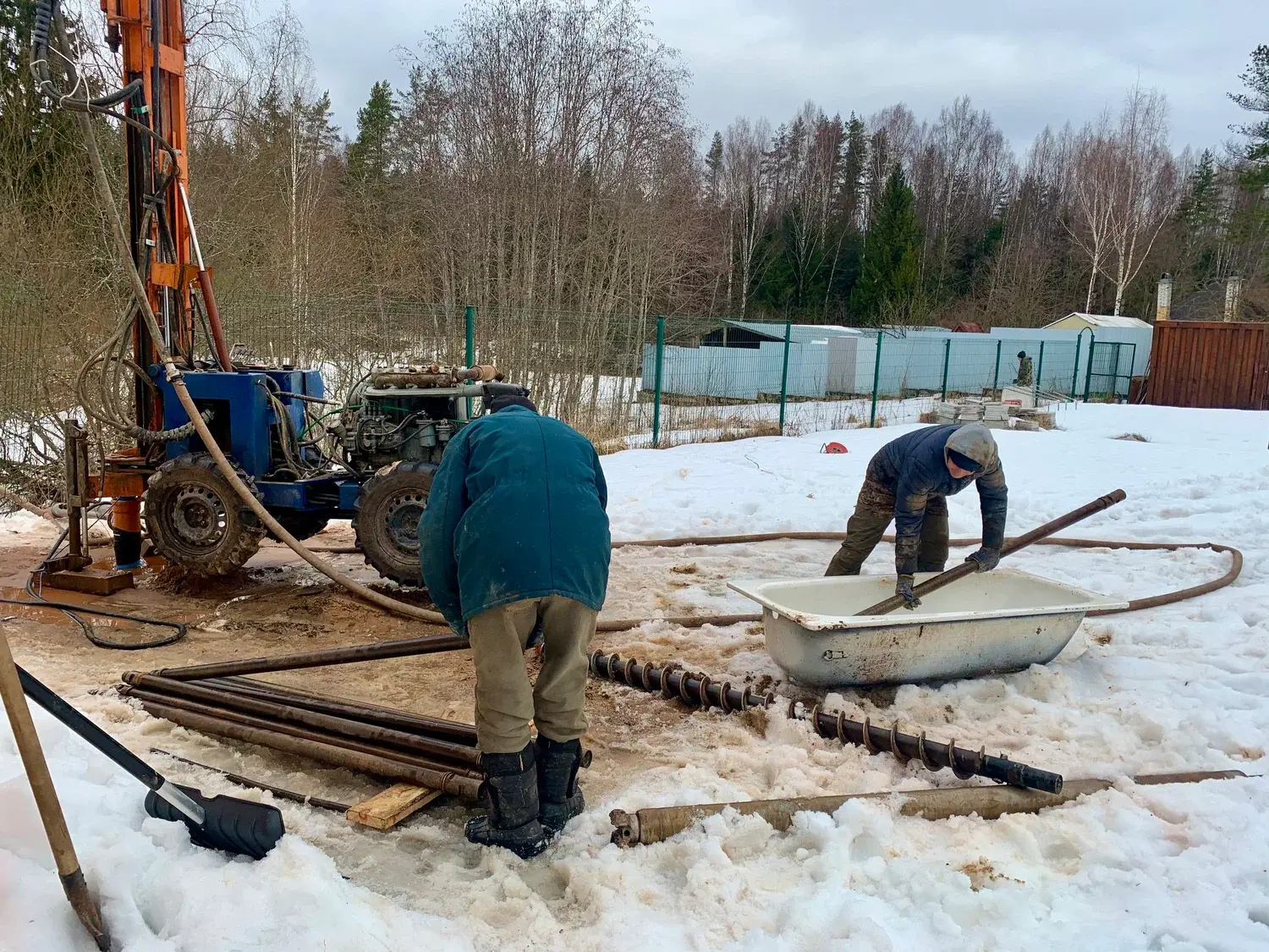 Бурение скважины на воду зимой