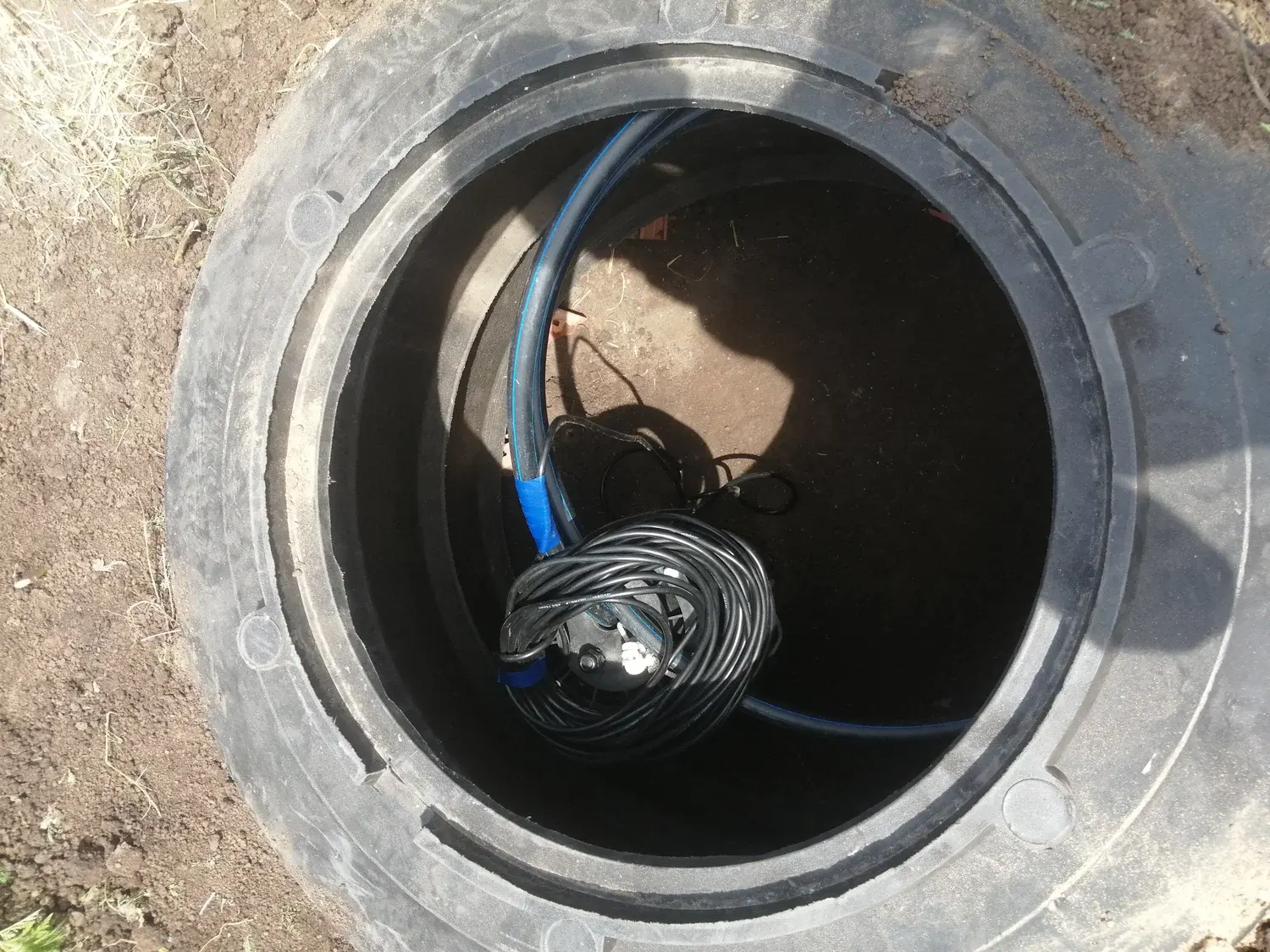 Обустройство скважины для воды в частном доме с кессоном